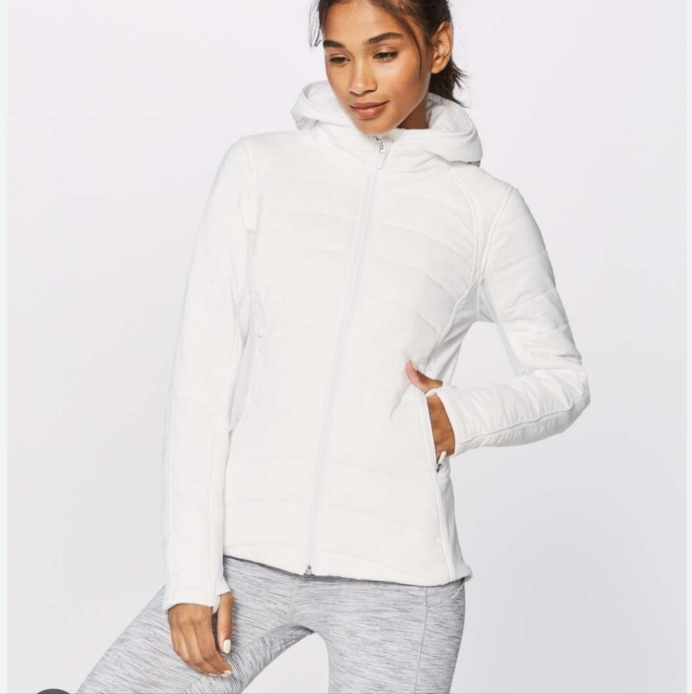 LULULEMON☆ Extra mile jacket.